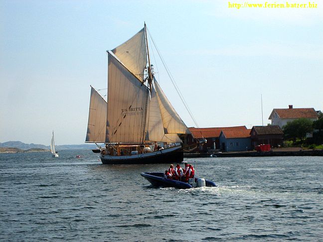 Segelschiff in den Schären von Orust

